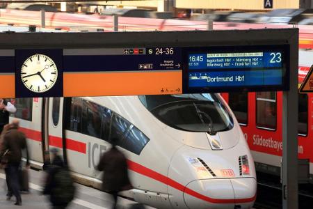 Bahntickets für Fahrten quer durch Europa sind auch über das Smartphone zu buchen Bahntickets für Fahrten quer durch Europa sind auch über das Smartphone zu buchen