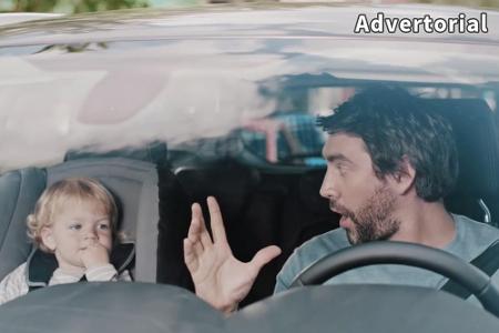 Wie von Zauberhand: Ein Papa beeindruckt sein Baby dank eines Technik-Features Wie von Zauberhand: Ein Papa beeindruckt sein Baby dank eines Technik-Features
