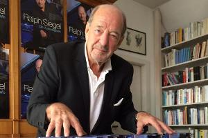 Ralph Siegel: Auf dem Schoss von Liz Taylor