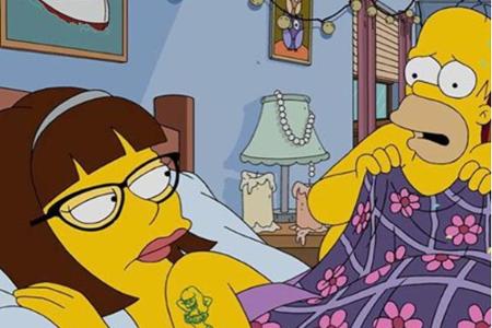 Lena Dunham wacht neben Homer Simpson auf Lena Dunham wacht neben Homer Simpson auf