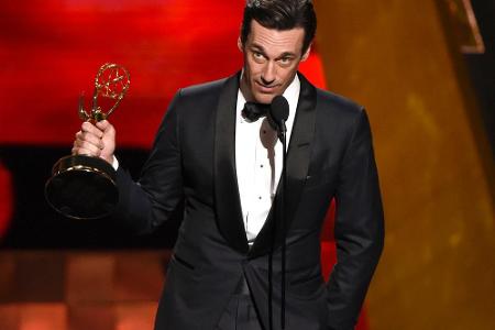 Jon Hamm erhielt am Sonntag in Los Angeles seinen ersten Emmy Jon Hamm erhielt am Sonntag in Los Angeles seinen ersten Emmy