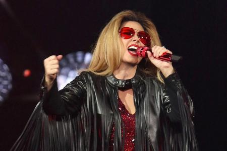 50 und kein bisschen leise: Shania Twain rockt auf ihrer Abschieds-Tour noch einmal richtig ab 50 und kein bisschen leise: Shania Twain rockt auf ihrer Abschieds-Tour noch einmal richtig ab