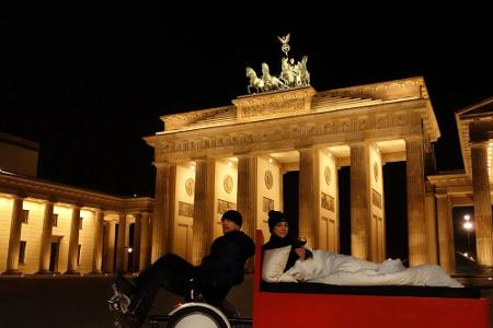 Kein öffentliches Ärgernis: Im Bettbike durch Berlin