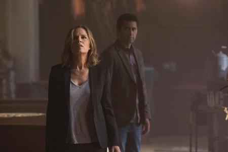 Kim Dickens und Cliff Curtis werden in Kim Dickens und Cliff Curtis werden in