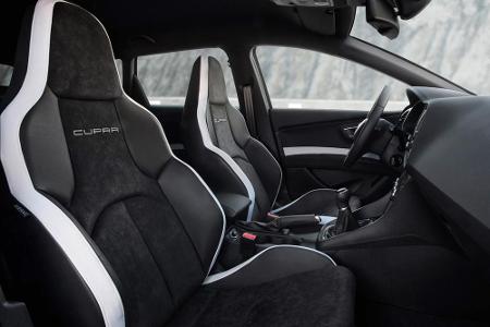 Schalensitze unterstreichen den sportlichen Auftritt beim Interieur