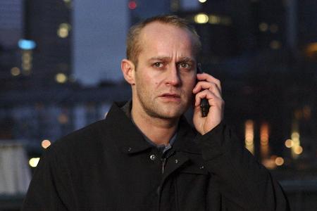 Kommissar Birke (Jürgen Vogel) ist in Eile: Er hat nur eine Nacht, um einen Mord aufzuklären Kommissar Birke (Jürgen Vogel) ist in Eile: Er hat nur eine Nacht, um einen Mord aufzuklären
