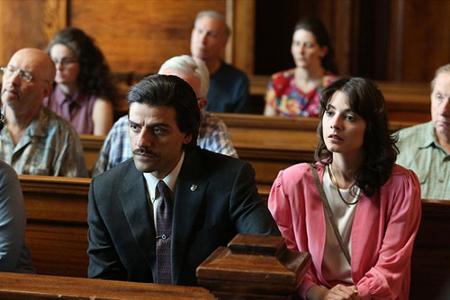 Oscar Isaac (vorne links) in seiner Rolle als Bürgermeister Nick Wasicsko Oscar Isaac (vorne links) in seiner Rolle als Bürgermeister Nick Wasicsko