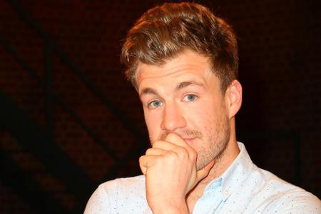 Luke Mockridge (26) ist doch ein paar Jährchen jünger als ProSieben-Urgestein Stefan Raab (48) Luke Mockridge (26) ist doch ein paar Jährchen jünger als ProSieben-Urgestein Stefan Raab (48)