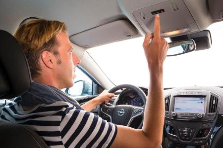 Per Tastendruck wird mit dem Serviceberater kommuniziert
