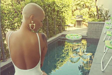 Amber Rose (31) steht gern im Mittelpunkt. Wie sie das schafft? Na, mit diesem Badeanzug zum Beispiel! Schließlich setzt der...