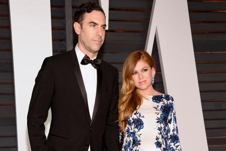 Sacha Baron Cohen und seine Ehefrau Isla Fisher haben eine Millionen Dollar an Flüchtlinge gespendet Sacha Baron Cohen und seine Ehefrau Isla Fisher haben eine Millionen Dollar an Flüchtlinge gespendet