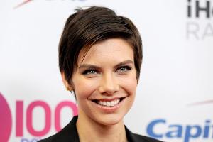 "The Walking Dead"-Star Lauren Cohan trägt die Haare jetzt kurz
