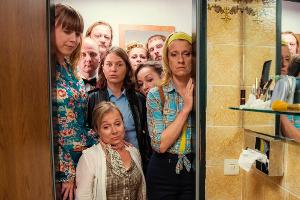 "Mord mit Aussicht - Lovehotel Traube": Martina Heltau (Anna Böger, l.), Bärbel Schmied (Meike Droste, 4.v.l.), beste Freund...