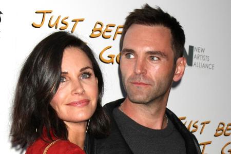 Courteney Cox soll immer noch Gefühle für ihren Ex-Verlobten Johnny McDaid haben Courteney Cox soll immer noch Gefühle für ihren Ex-Verlobten Johnny McDaid haben