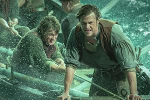 Chris Hemsworth kämpft mit den Naturgewalten