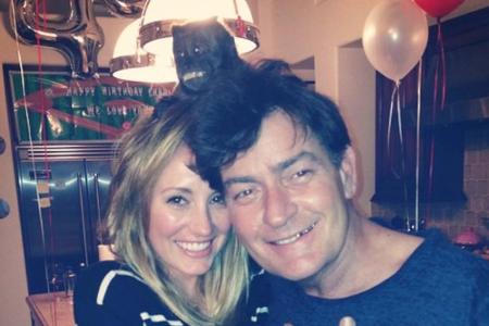 Glücklichere Tage: Brett Rossi und Charlie Sheen auf einem Schnappschuss aus dem September 2014 Glücklichere Tage: Brett Rossi und Charlie Sheen auf einem Schnappschuss aus dem September 2014