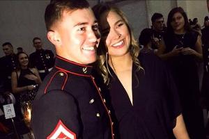 Ronda Rousey begleitet Marine auf Ball