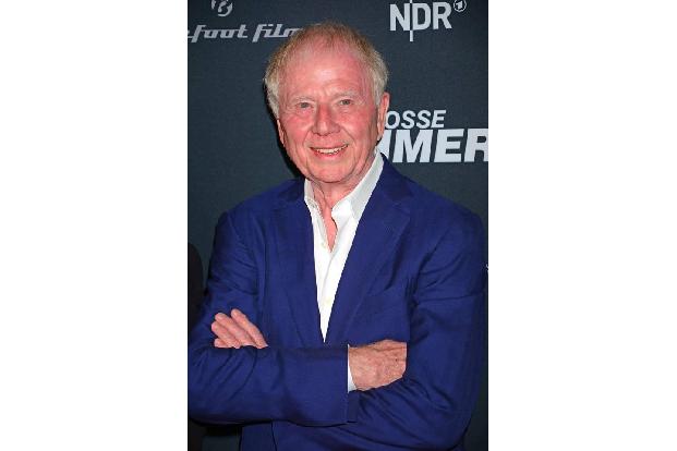 ...Wolfgang Petersen. Denn - wer weiß? Vielleicht ist er ja ganz begeistert vom Schauspieltalent der Helene Fischer und enga...