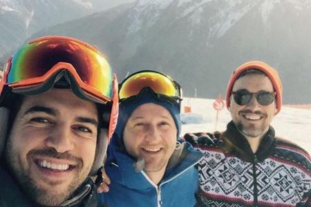 Elyas M'Barek genießt die verschneiten Berge Elyas M'Barek genießt die verschneiten Berge