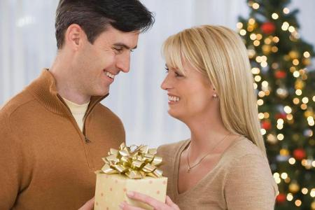 Eine Reise ist für viele das Traumgeschenk zu Weihnachten Eine Reise ist für viele das Traumgeschenk zu Weihnachten