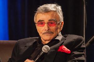 Burt Reynolds: Charlie Sheen verdient HIV