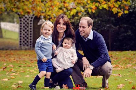 Ein frohes Fest wünschen die Royals - auch wenn der königliche Garten so gar nicht nach Weihnachten aussieht Ein frohes Fest wünschen die Royals - auch wenn der königliche Garten so gar nicht nach Weihnachten aussieht