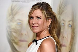 Jennifer Aniston: Schön allein durch Wasser?