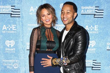 Chrissy Teigen und John Legend erwarten ein Mädchen Chrissy Teigen und John Legend erwarten ein Mädchen