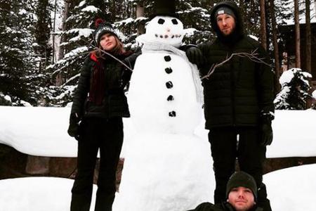 Sie ist stolz auf ihren Schneemann: Sängerin Taylor Swift Sie ist stolz auf ihren Schneemann: Sängerin Taylor Swift