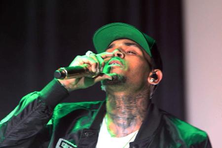 Chris Brown zeigt sich spendabel Chris Brown zeigt sich spendabel