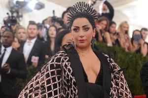 Lady Gagas Garderobe stellt Ansprüche