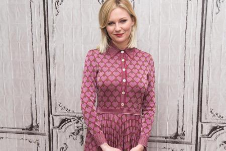 Mit diesem Oma-Kleid tat sich Kirsten Dunst keinen Gefallen Mit diesem Oma-Kleid tat sich Kirsten Dunst keinen Gefallen