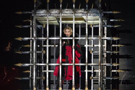 Nicht der Käfig war das Problem, sondern der Strom: Madonna fühlte sich in Glasgow in ihrer künstlerischen Freiheit beschnitten Nicht der Käfig war das Problem, sondern der Strom: Madonna fühlte sich in Glasgow in ihrer künstlerischen Freiheit beschnitten