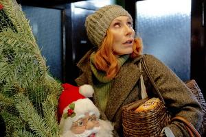 "Tief durchatmen, die Familie kommt": Gundula (Andrea Sawatzki) trifft letzte Vorbereitungen für das Weihnachtsfest mit ihre...