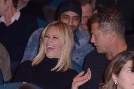 Helene Fischer hat sogar bei einem Thriller gut Lachen: Die Sängerin am Mittwoch in Berlin neben Til Schweiger im Kinosaal Helene Fischer hat sogar bei einem Thriller gut Lachen: Die Sängerin am Mittwoch in Berlin neben Til Schweiger im Kinosaal
