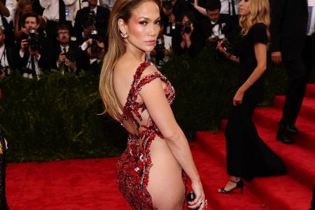 Jennifer Lopez gewährt tiefe Einblicke