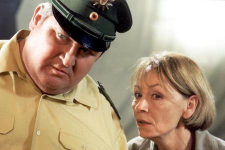 Krause und Wanda Rosenbaum (Jutta Hoffmann)