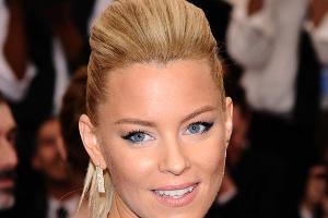 "Pitch Perfect 2" verbeugt sich vor deutschen Fans