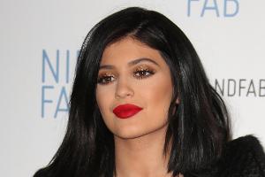 Aufgespritzte Lippen: Kylie Jenner gibt's zu