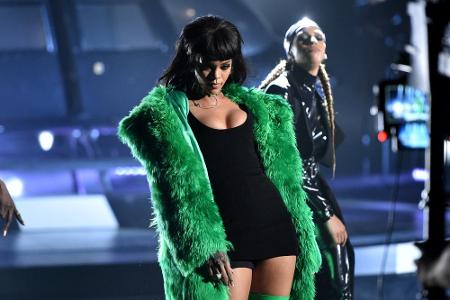 Rihanna muss sich mit DC Comics um ihren eigenen Vornamen streiten Rihanna muss sich mit DC Comics um ihren eigenen Vornamen streiten