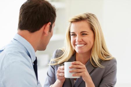 Ein kleiner Flirt versüßt jedem den Tag und macht gute Laune