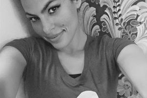 Eva Mendes: Erstes Selfie für guten Zweck