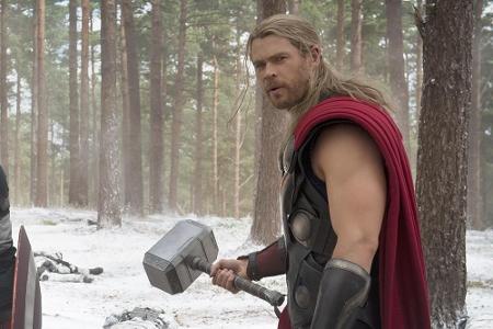Thor (Chris Hemsworth) und die übrigen Avengers haben es mit einem schier übermächtigen Gegner zu tun Thor (Chris Hemsworth) und die übrigen Avengers haben es mit einem schier übermächtigen Gegner zu tun
