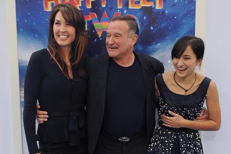Die Frauen in Robin Williams Leben: Der Star im Jahr 2011 mit Ehefrau Susan (li.) und Tochter Zelda Die Frauen in Robin Williams Leben: Der Star im Jahr 2011 mit Ehefrau Susan (li.) und Tochter Zelda
