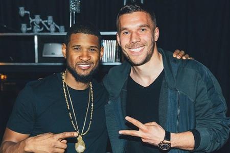 Usher und Nationalspieler Lukas Podolski trafen sich in Köln Usher und Nationalspieler Lukas Podolski trafen sich in Köln