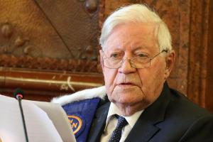 Buch-Charts: Helmut Schmidt steigt auf Platz zwei ein
