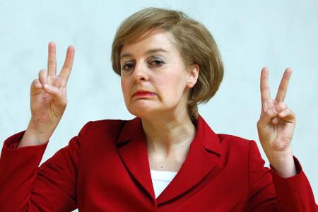 Schauspielerin Antonia von Romatowski als Bundeskanzlerin Angela Merkel