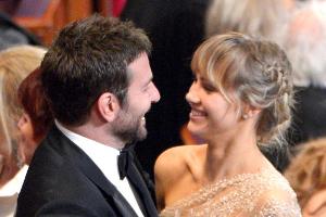 Suki Waterhouse wartet auf Antrag von Bradley Cooper