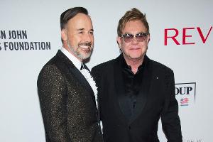 "Künstliche" Kinder? Elton John sauer auf Dolce und Gabbana