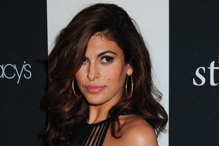 Eva Mendes besticht auf einer Veranstaltung in New York mit ihrer voluminösen Mähne Eva Mendes besticht auf einer Veranstaltung in New York mit ihrer voluminösen Mähne